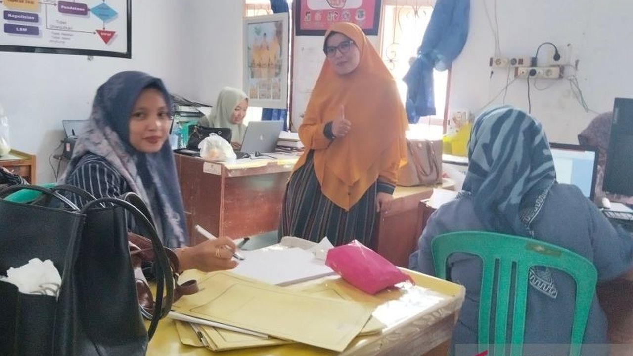 Pemerintah Kabupaten Mukomuko memberikan pendampingan hukum dan konseling kepada tiga korban KDRT dan empat anak korban kekerasan seksual serta penelantaran di Bengkulu.