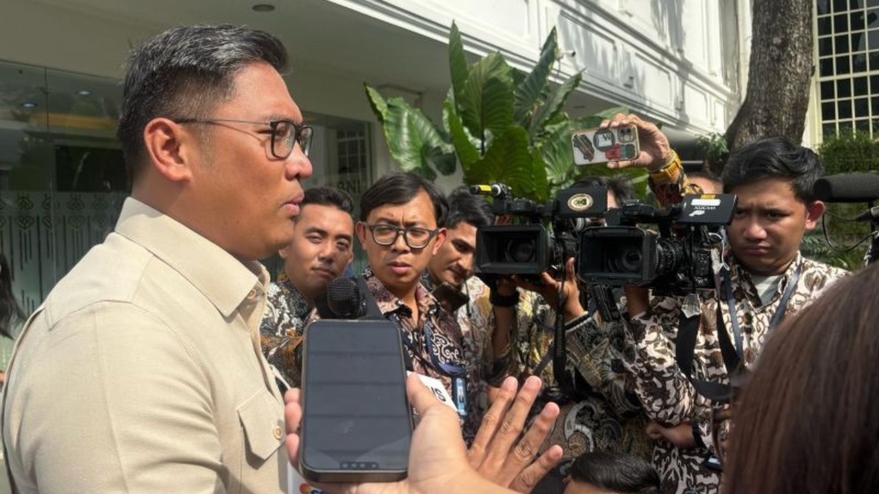 Wamentan memastikan harga cabai di pasaran sudah terjangkau, di kisaran Rp50.000-Rp60.000/kg jelang Lebaran 2025, dan pemerintah terus memantau harga sembako agar tetap stabil.