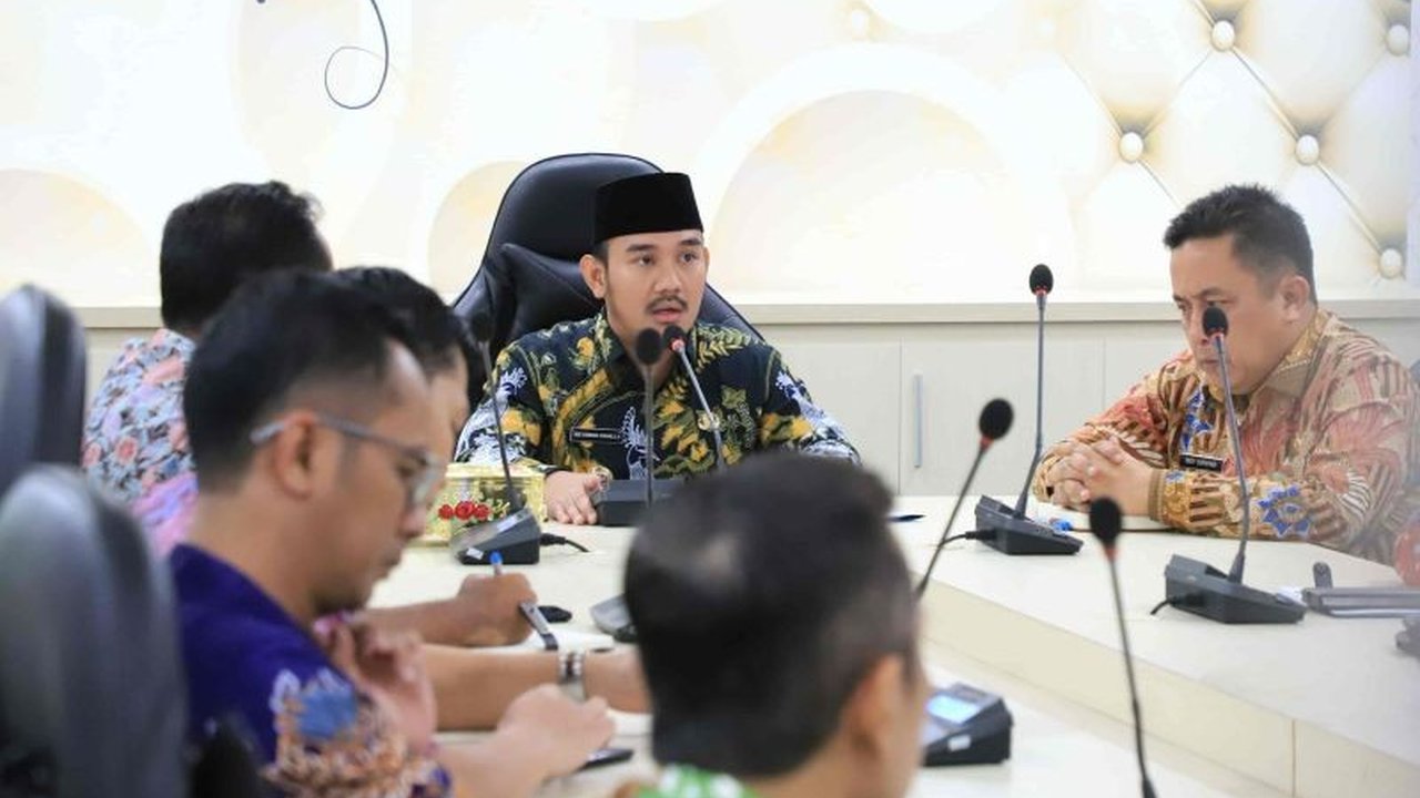 Pemkab Bekasi memperkuat kolaborasi lintas sektor dengan berbagai mitra strategis, termasuk IPB, SIG, Pitaloka Foundation, dan PT Pos Indonesia, untuk percepat pembangunan dan tingkatkan kesejahteraan masyarakat.