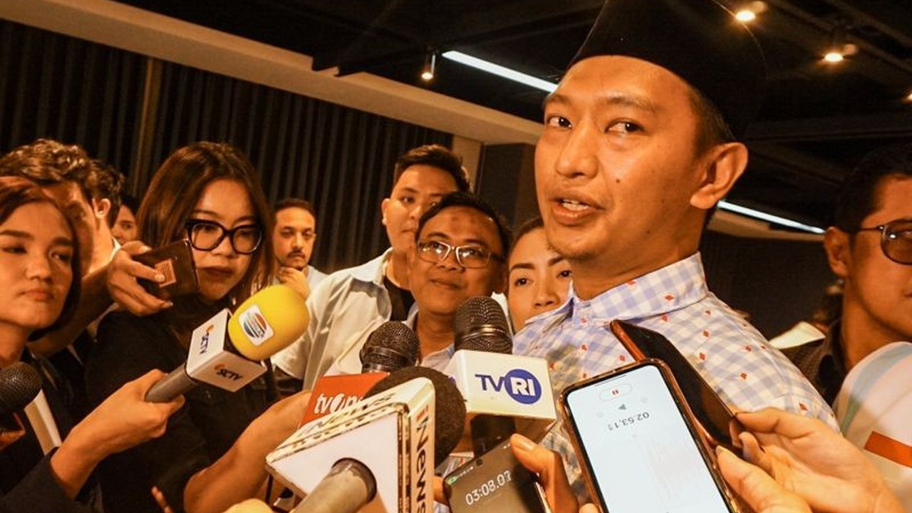 Komandan TKN Fanta Arief Rosyid Hasan menegaskan UU TNI yang baru disahkan bukan kemunduran reformasi, melainkan adaptasi terhadap perkembangan zaman dan pertahanan modern, sekaligus mempertegas wilayah kinerja TNI.