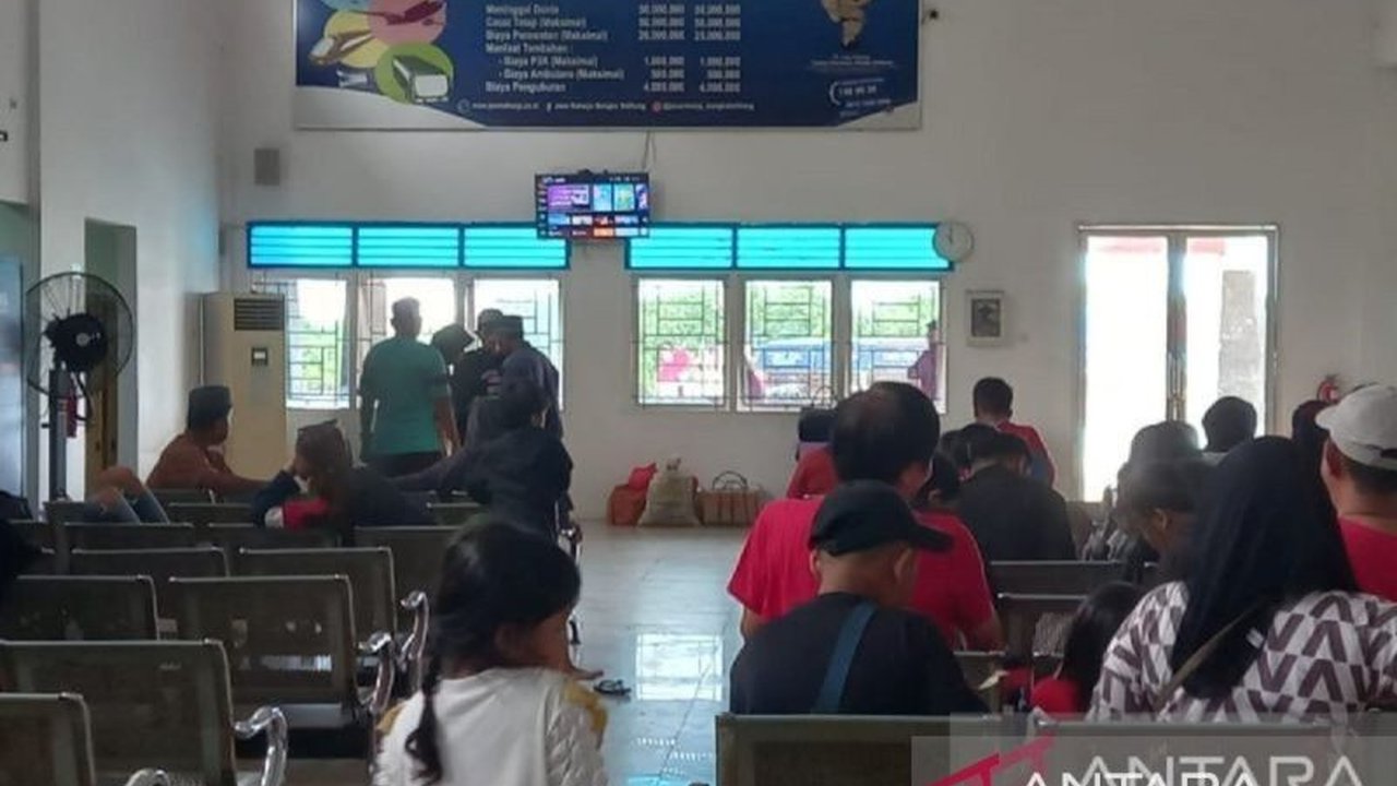 Pelindo Pangkalbalam meningkatkan fasilitas terminal penumpang Pelabuhan Pangkalbalam untuk mendukung program 'Mudik Tenang dan Menyenangkan' Kementerian BUMN pada Lebaran Idul Fitri 2025, termasuk penambahan pendingin ruangan, perbaikan toilet, dan tenda