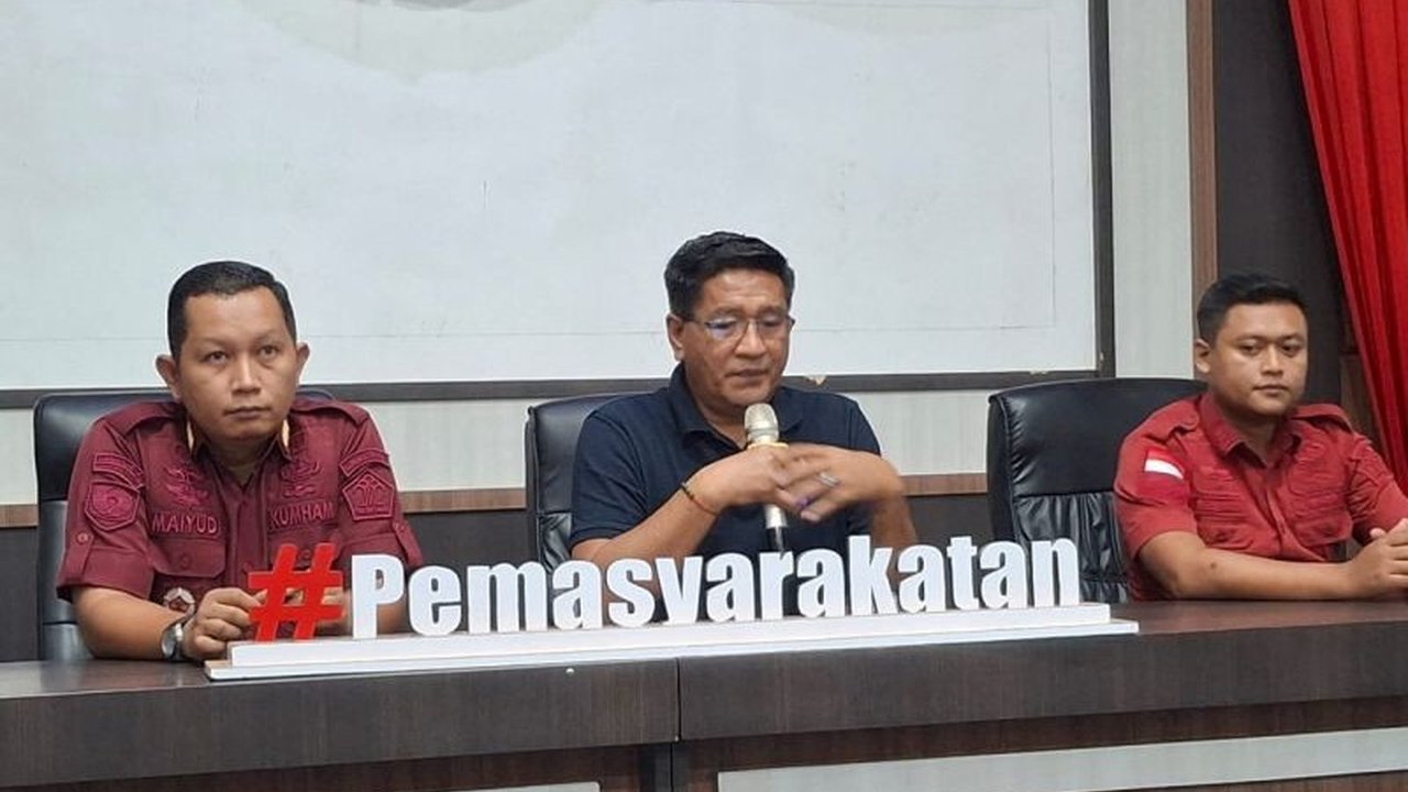 Kepala Lapas Padang, Junaidi Rison, mengungkapkan kompleksitas pemberantasan narkoba di penjara, termasuk modus penyelundupan yang terus berkembang dan keterbatasan alat deteksi.