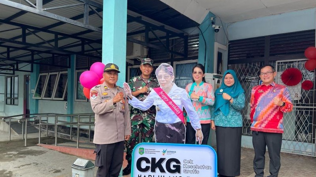 Pemerintah Kota Singkawang meluncurkan program cek kesehatan gratis bagi warga di lima kecamatan, guna mendeteksi dini penyakit dan mendukung terciptanya Indonesia Emas 2045.