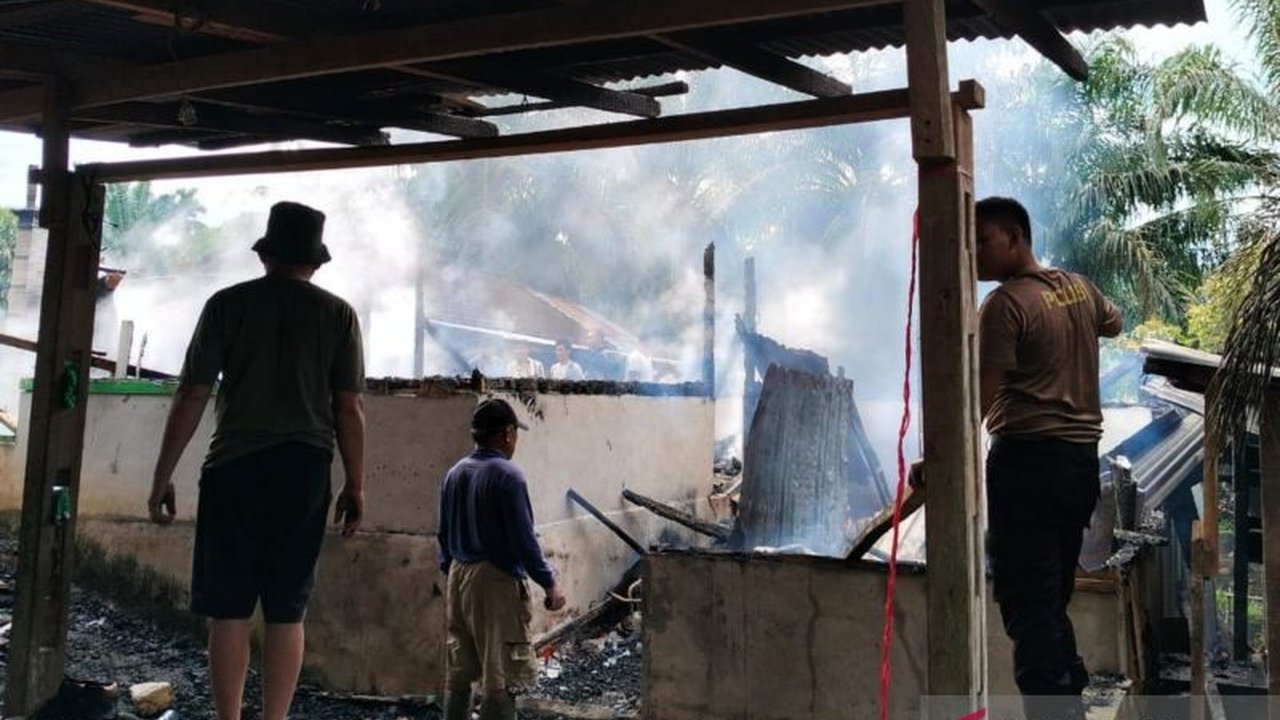 Dinas Sosial Kabupaten Mukomuko menerima empat laporan bencana alam pada Maret 2025; tiga kebakaran dan satu kejadian angin kencang yang merusak tiga rumah serta melukai dua warga.