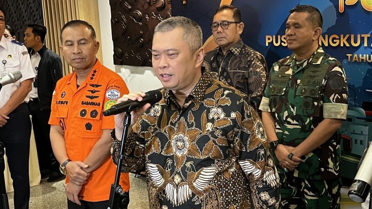 Menteri Perhubungan Dudy Purwagandhi mengimbau masyarakat untuk menghindari mudik menggunakan sepeda motor demi keselamatan, menawarkan alternatif transportasi gratis.