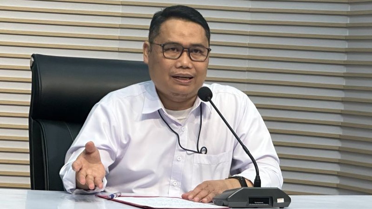 Komisi Pemberantasan Korupsi (KPK) tengah menyelidiki keterlibatan Donal Fariz dan Febri Diansyah dalam kasus dugaan tindak pidana pencucian uang (TPPU) mantan Menteri Pertanian Syahrul Yasin Limpo (SYL), dengan kemungkinan pemeriksaan salah satu dari ked