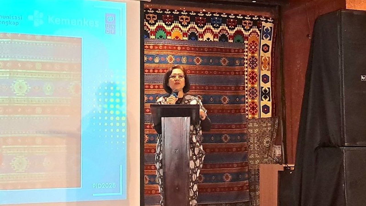 Kementerian Kesehatan (Kemenkes) mengimbau orang tua untuk melengkapi imunisasi anak sebelum mudik guna mencegah penyakit menular, terutama di daerah dengan Kejadian Luar Biasa (KLB) seperti polio.