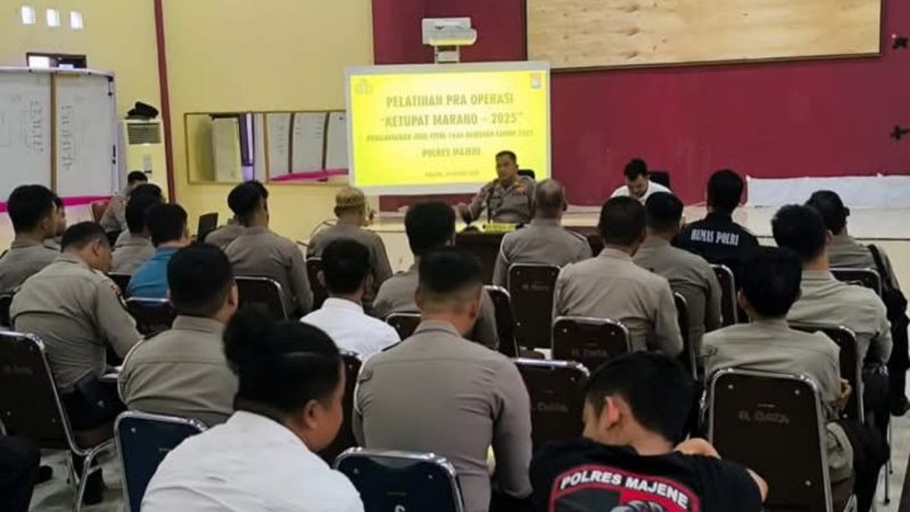 Polres Majene, Sulawesi Barat, membangun tujuh pos pengamanan dan pelayanan untuk mengamankan arus mudik Lebaran 2025, melibatkan 90 personel yang telah mendapat pelatihan.