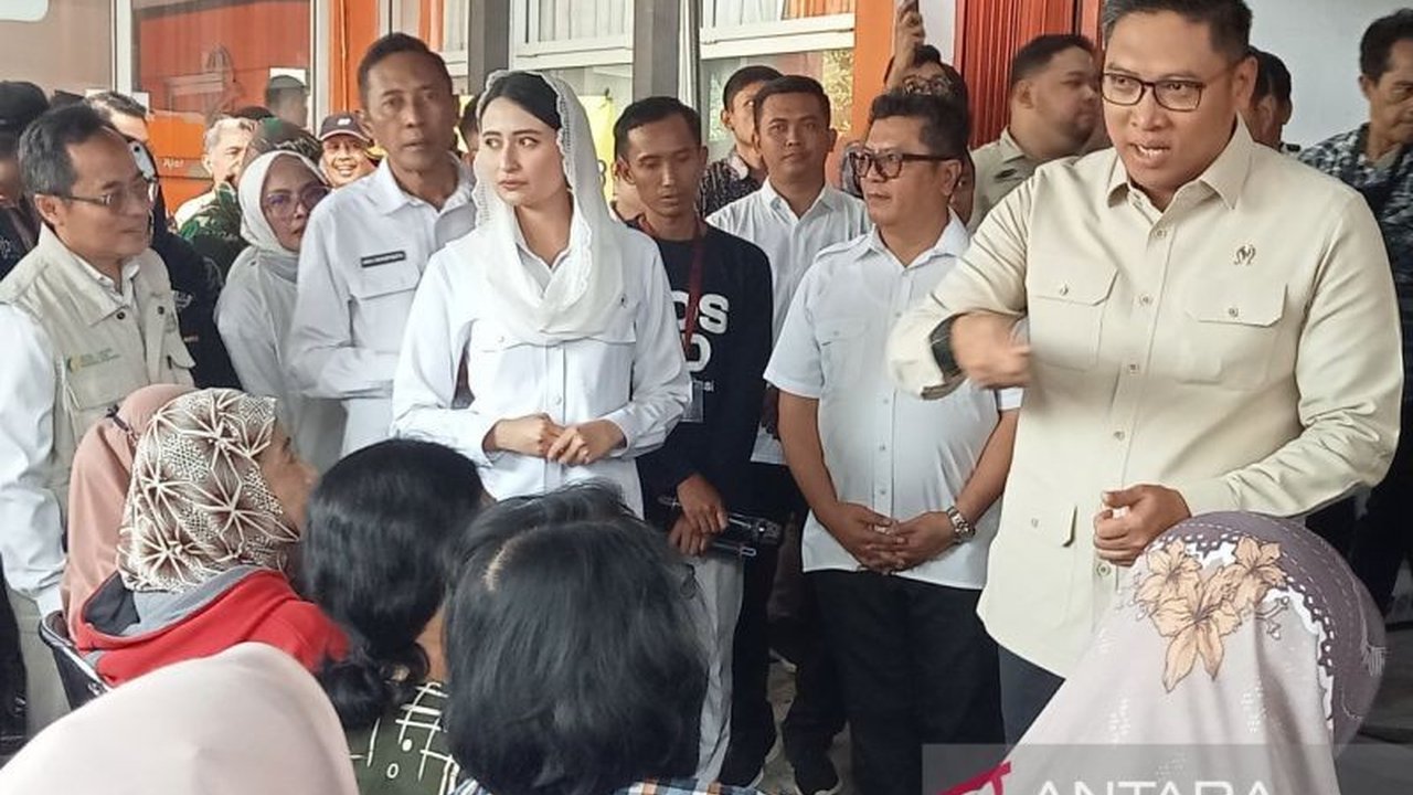 Jelang Ramadan, 2.818 kantor pos di Indonesia beroperasi sebagai pasar grosir murah yang menyediakan kebutuhan pokok dengan harga terjangkau, membantu masyarakat menghadapi potensi kenaikan harga.