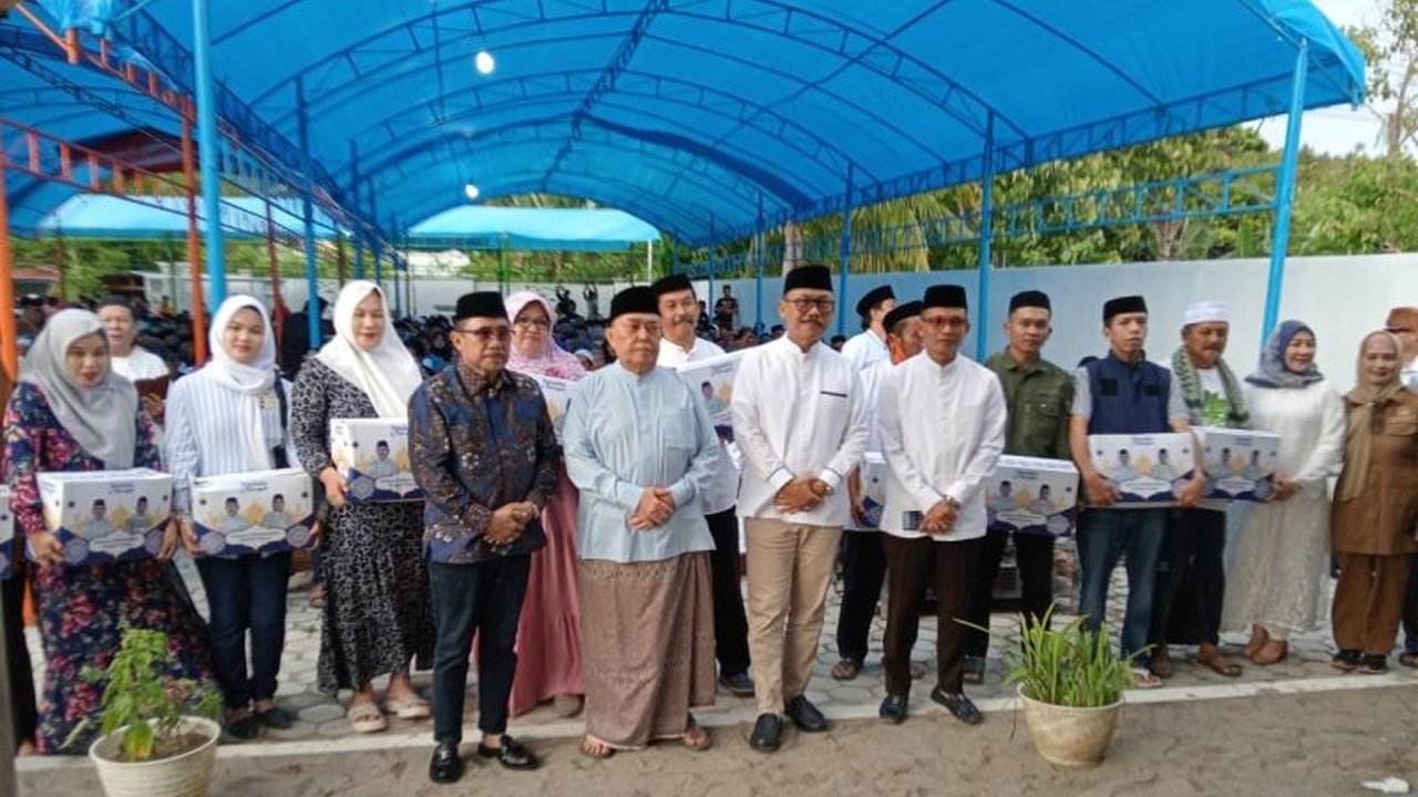 Pemprov Sulbar menggelontorkan Rp10 miliar dari APBD 2025 untuk program padat karya di Polman, fokus pada pembangunan infrastruktur pertanian guna meningkatkan kesejahteraan masyarakat.