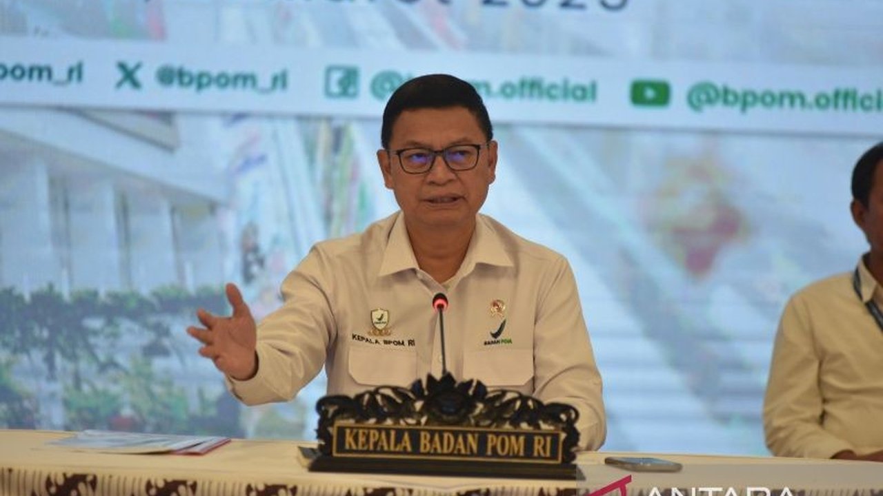 Kepala BPOM, Taruna Ikrar, umumkan rencana modernisasi sistem untuk mencegah pemalsuan logo BPOM setelah ditemukannya kasus minyak goreng palsu MinyaKita di Banten.