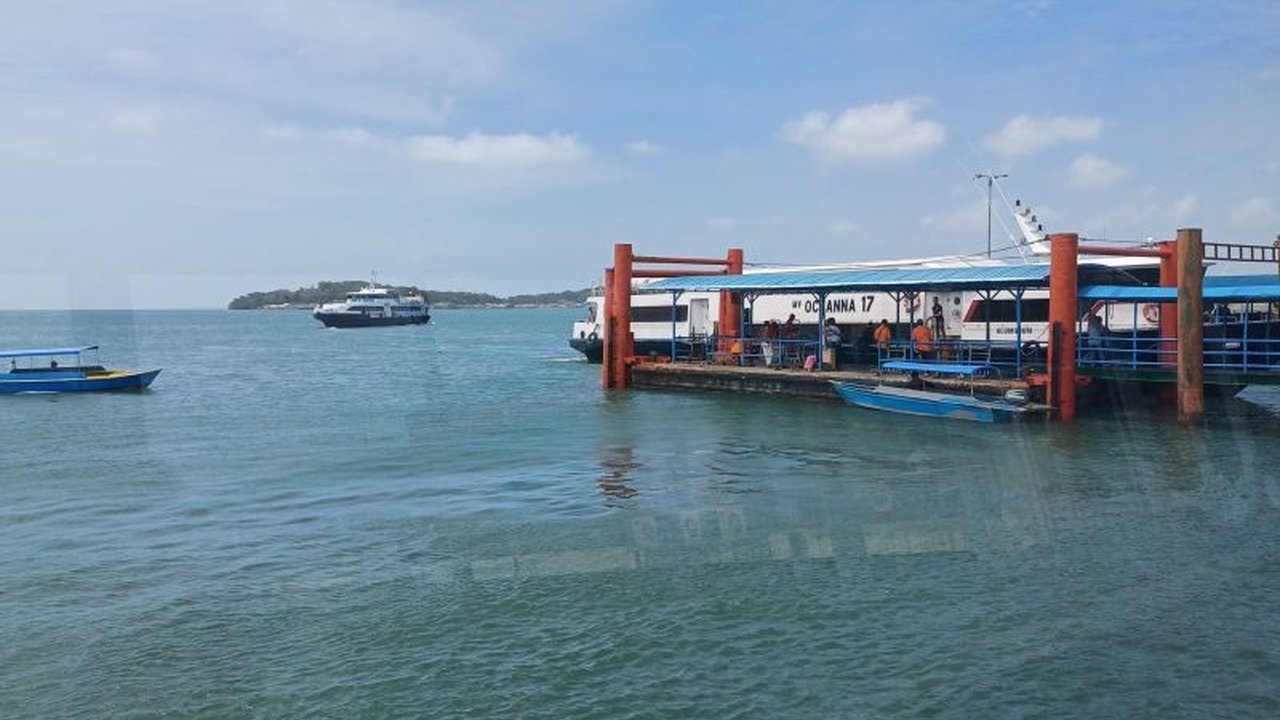 KSOP Tanjungpinang memprediksi puncak arus mudik Idul Fitri 1446 H di Pelabuhan SBP pada 28-29 Maret 2025, dengan peningkatan jumlah pemudik sebesar 3 persen dibandingkan tahun lalu.