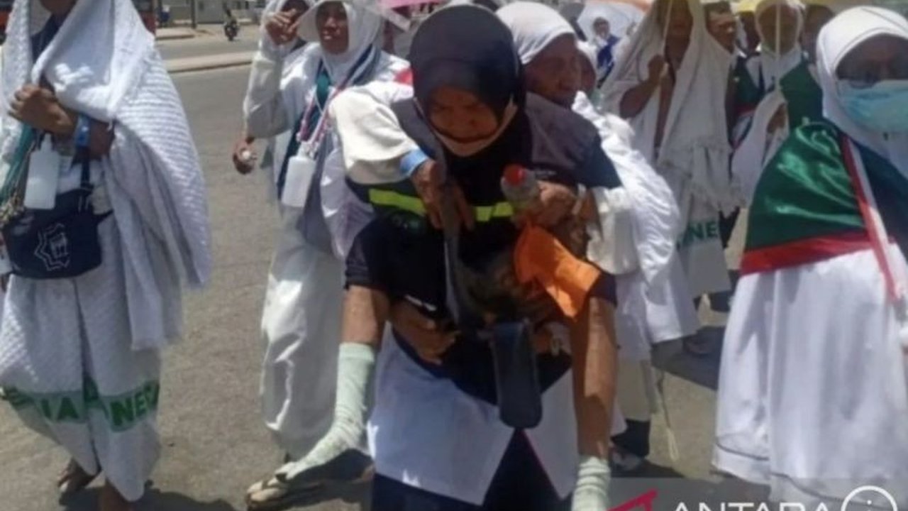 Kemenag Sumut menekankan pentingnya petugas haji menjaga sikap dan menjadi teladan bagi jamaah, khususnya dalam memberikan pelayanan terbaik selama di Tanah Suci.