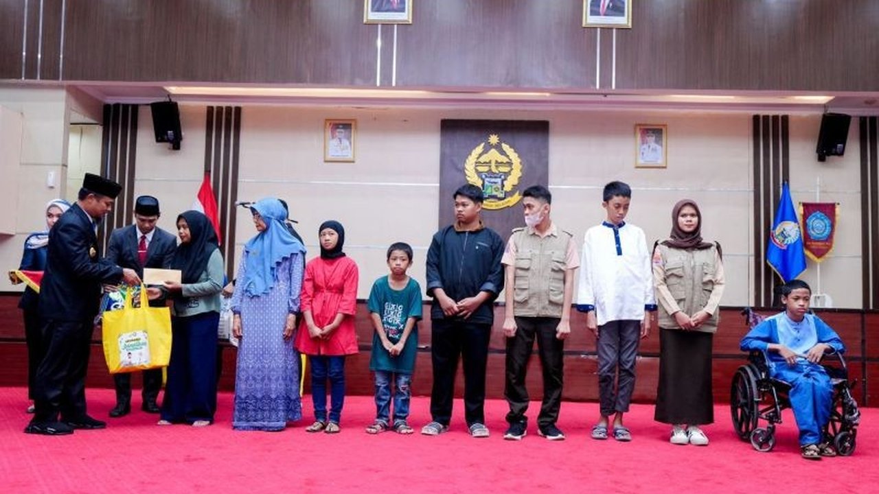 Gubernur Sulawesi Selatan meluncurkan Gerakan Sulsel ZIS untuk pengelolaan dana zakat, infak, dan sedekah yang lebih transparan dan bermanfaat bagi masyarakat.
