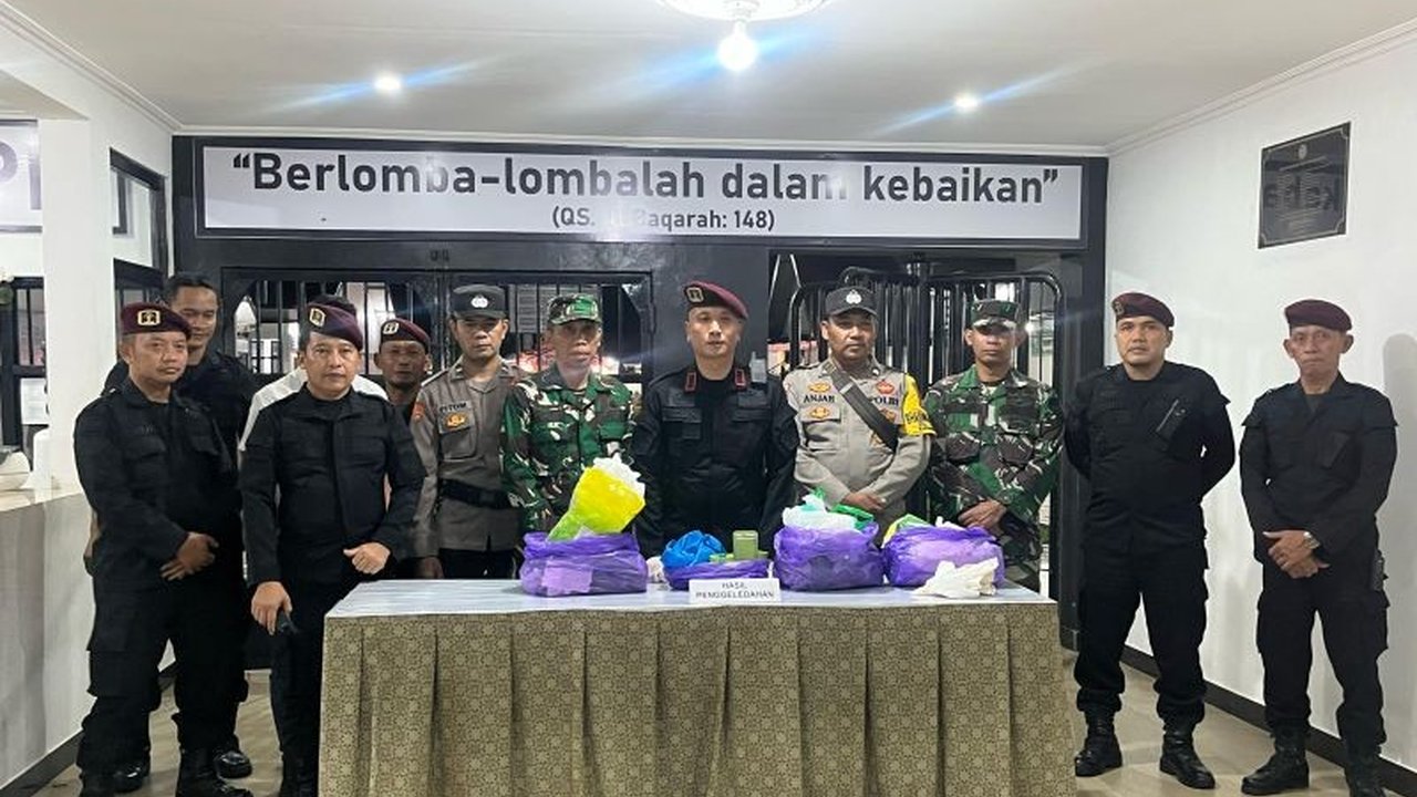 Lembaga Pemasyarakatan Kelas IIB Sleman bersama BNNK Sleman dan aparat keamanan menggelar penggeledahan besar-besaran, hasilnya Lapas Sleman dinyatakan steril dari barang terlarang.