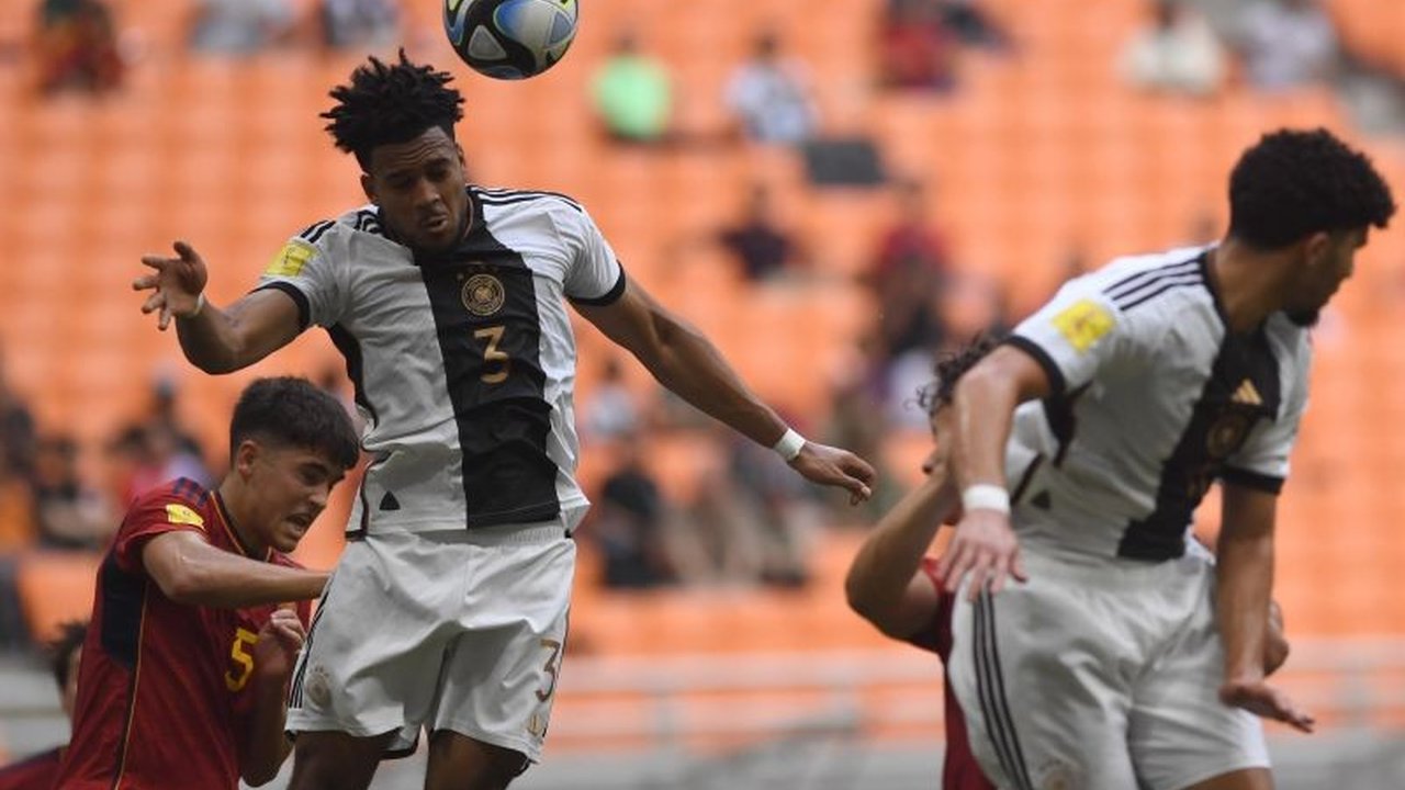 Bek muda Barcelona, Pau Cubarsi, dipastikan absen membela Timnas Spanyol di leg kedua perempat final UEFA Nations League melawan Belanda karena cedera pergelangan kaki yang dideritanya di leg pertama.