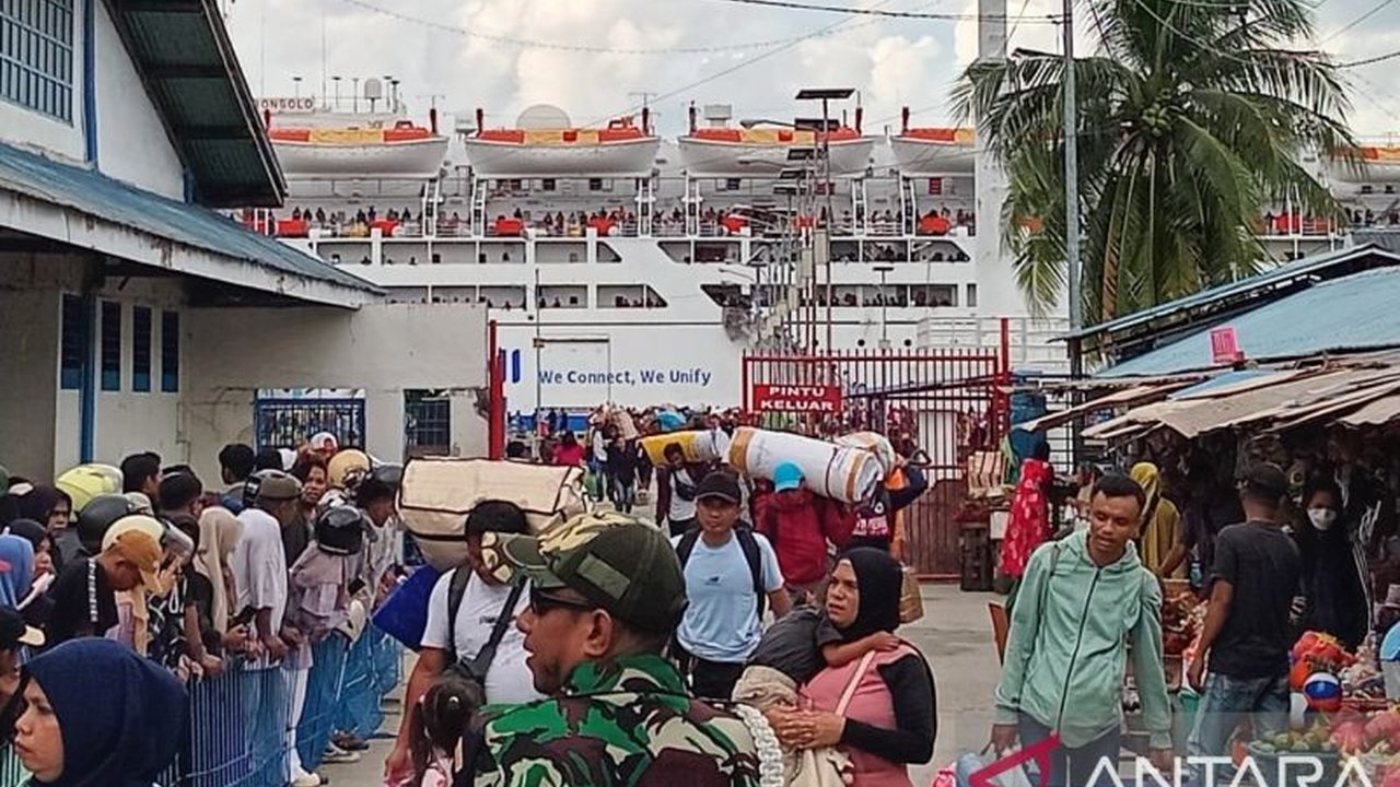 Kantor Kesyahbandaran dan Otoritas Pelabuhan (KSOP) Baubau memprediksi peningkatan arus penumpang Lebaran 2025 sebesar 15 persen, dengan puncak arus mudik diperkirakan pada 24 Maret 2025.