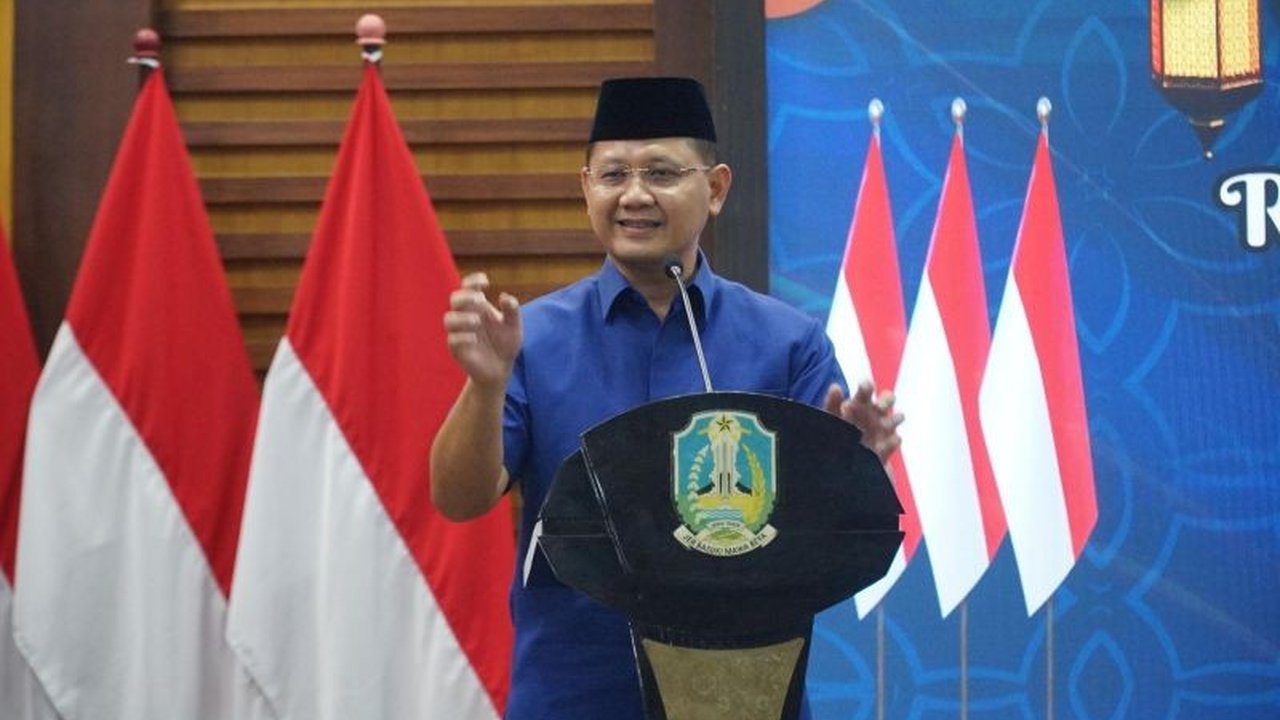 Program Bekerja, Melanjutkan, Wirausaha (BMW) mendorong peningkatan jumlah lulusan SMK Jawa Timur yang melanjutkan pendidikan ke perguruan tinggi, dibuktikan dengan lonjakan pendaftar SNBP.