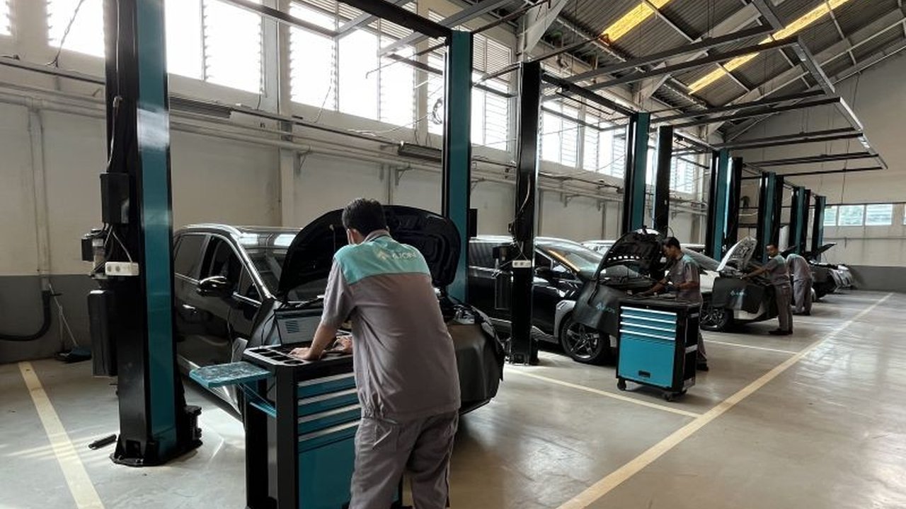 Jelang Lebaran 2025, AION Indonesia luncurkan Bengkel Siaga di berbagai kota untuk memastikan perjalanan mudik konsumennya aman dan nyaman, dilengkapi layanan pemeriksaan kendaraan dan bantuan darurat 24 jam.