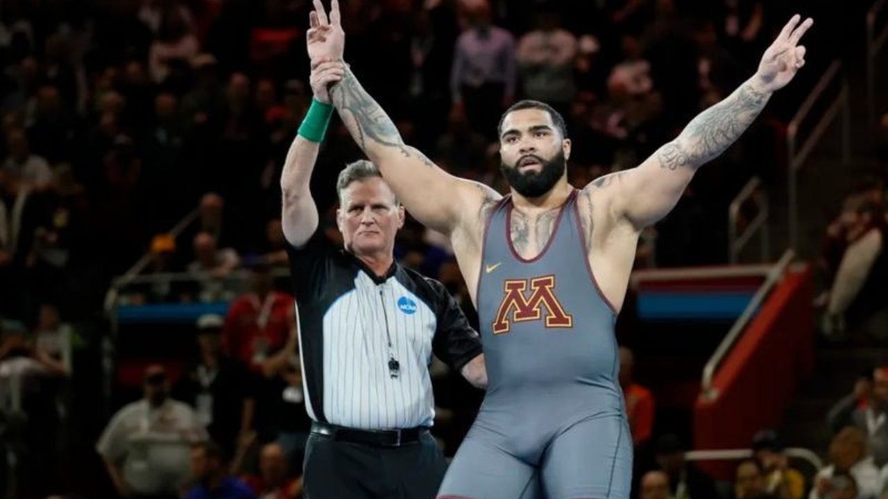 Juara gulat Olimpiade Gable Steveson terinspirasi oleh kesuksesan Bo Nickal di MMA dan berencana mengikuti jejaknya dengan beralih ke dunia seni bela diri campuran.