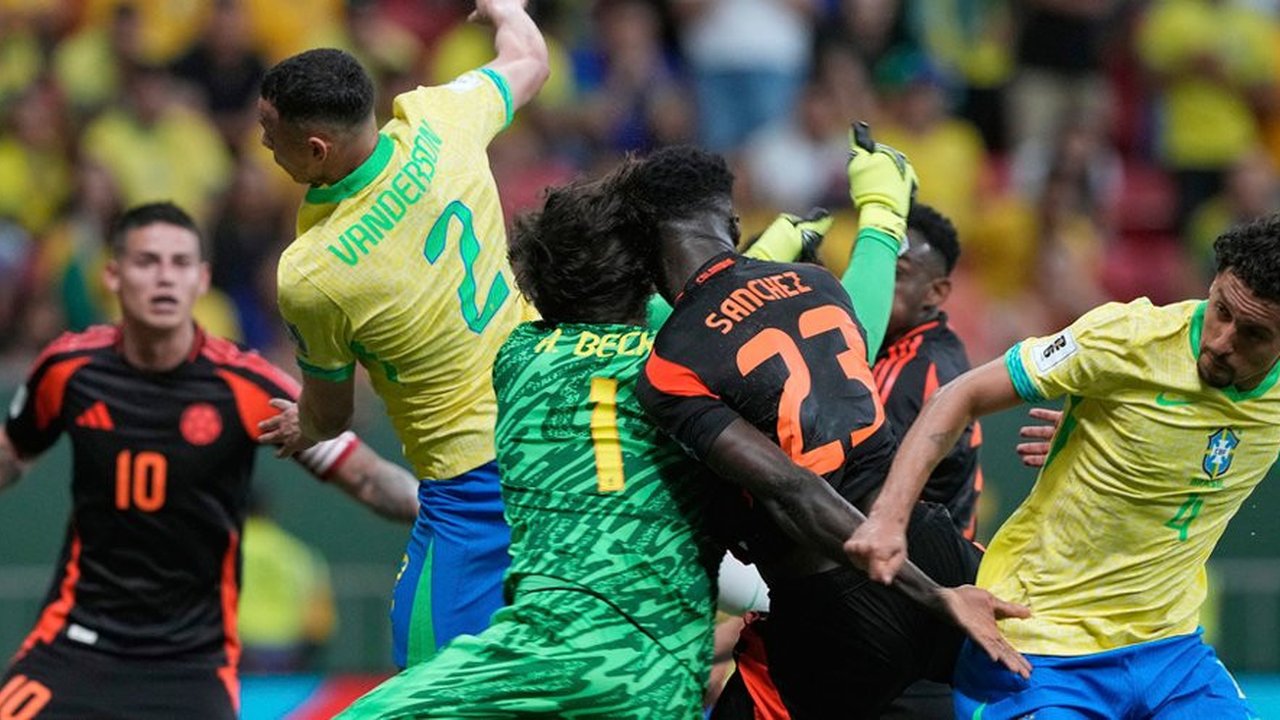Gegar Otak Saat Bela Timnas Brasil, Alisson Becker Resmi Kembali ke Liverpool Lebih Cepat