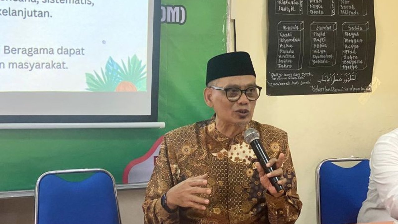 Anggota DPR RI Abdul Fikri Faqih menekankan pentingnya penguatan moderasi beragama sebagai tanggung jawab bersama pemerintah pusat, daerah, dan masyarakat, serta mendorong kolaborasi untuk menciptakan masyarakat yang toleran.