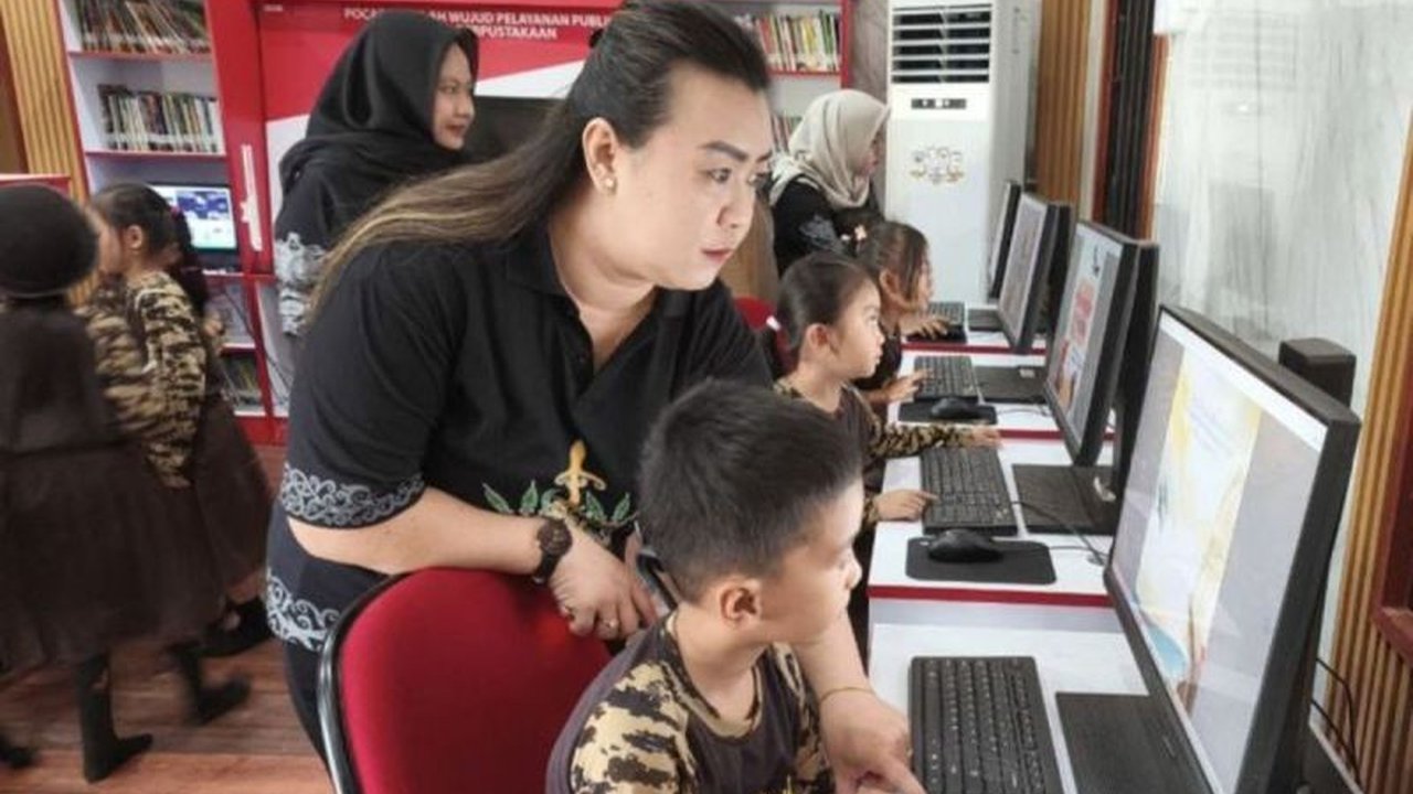 Dinas Kearsipan dan Perpustakaan Kapuas, Kalimantan Tengah, berhasil mengenalkan layanan perpustakaan dan pengelolaan arsip kepada ratusan Pramuka Siaga, menumbuhkan minat baca dan literasi digital.