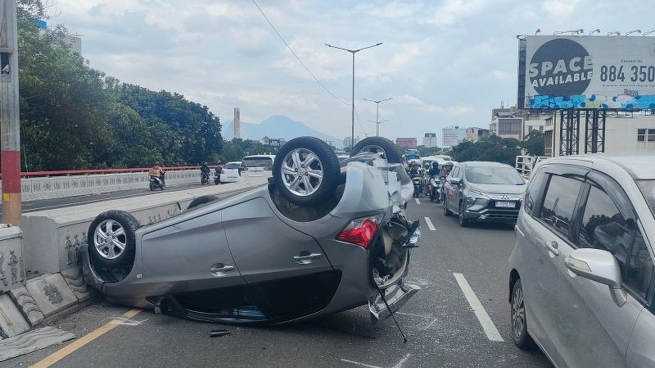 Kecelakaan di Flyover Pasupati Bandung: Dua Orang Luka-luka, Polisi Tuntaskan Penanganan