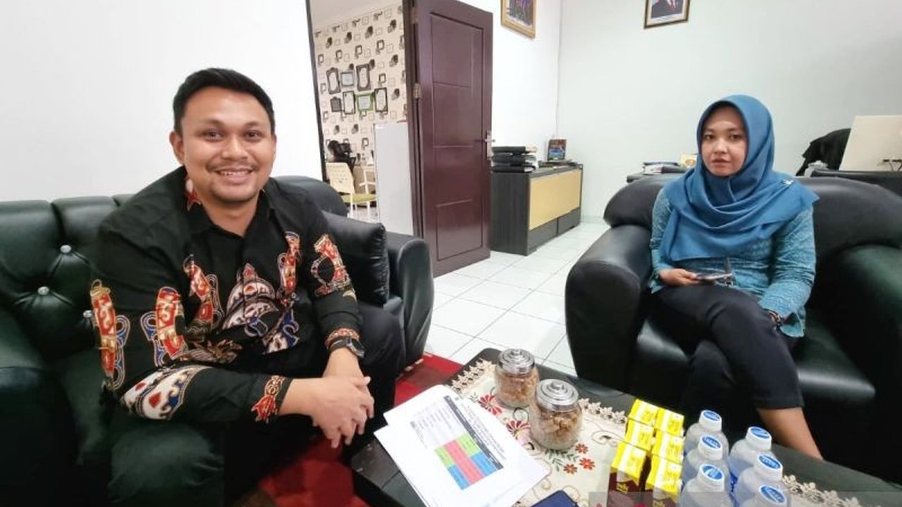 Lima Pemda di Papua Barat berkomitmen untuk mengikutsertakan 88.167 pekerja rentan dalam program Jamsostek pada tahun 2025, sebagai upaya pengentasan kemiskinan.