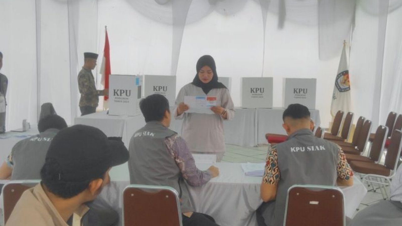 Pemungutan Suara Ulang (PSU) Pilkada Siak di tiga TPS mencatatkan partisipasi lebih dari 70 persen, menunjukkan antusiasme warga yang tinggi dalam menggunakan hak pilihnya.