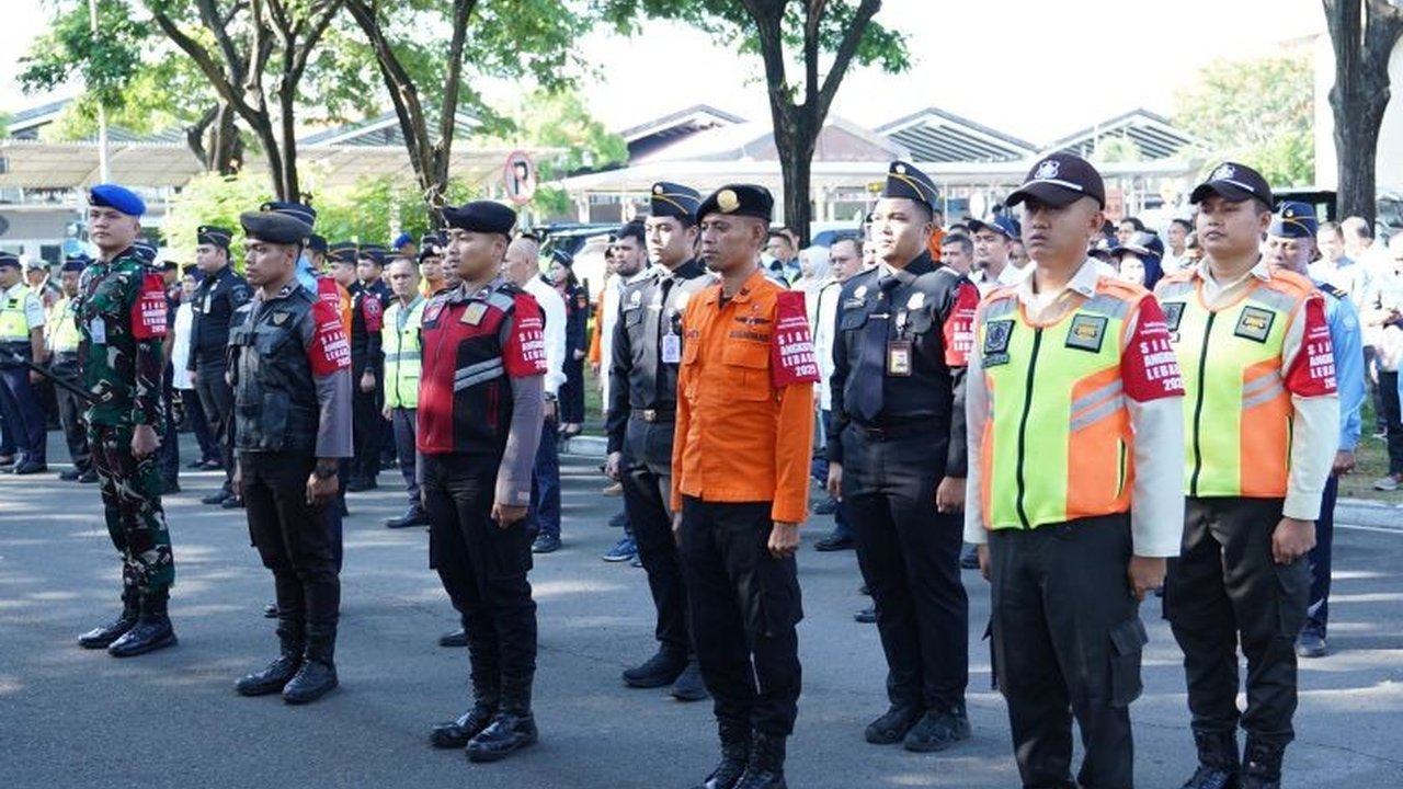 Polresta Bandara Soetta siapkan 350 CCTV dan 7.500 personel gabungan untuk mengamankan arus mudik Lebaran 2025 di Bandara Soekarno-Hatta, dengan proyeksi 3,6 juta penumpang.