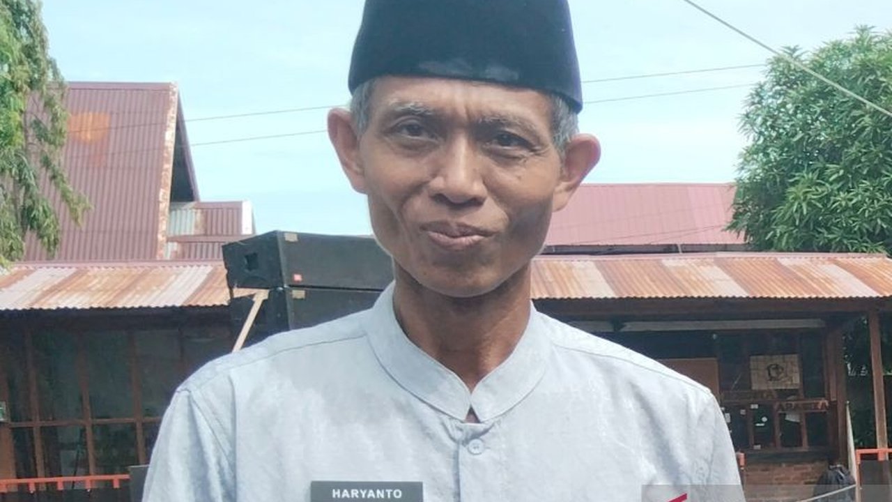 Pemerintah Kabupaten Mukomuko mengajak warga memanfaatkan pekarangan rumah untuk bercocok tanam guna meningkatkan ketahanan pangan dan kesejahteraan masyarakat dengan membagikan ratusan bibit sayuran gratis.