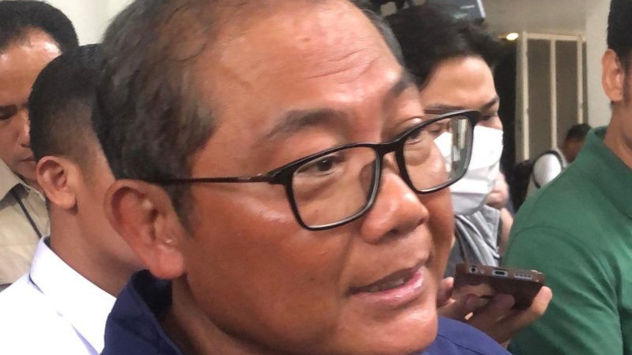 Manajer Timnas Indonesia, Sumardji, memberikan update terkini mengenai kondisi cedera Mees Hilgers, Sandy Walsh, dan Ole Romeny, serta optimisme jelang laga melawan Bahrain.