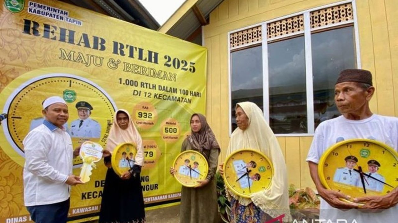 Bupati Tapin, H. Yamani, berhasil merealisasikan program prioritas bedah rumah tidak layak huni dengan menyelesaikan 323 unit rumah dalam 30 hari, menargetkan 1000 rumah dalam 100 hari.