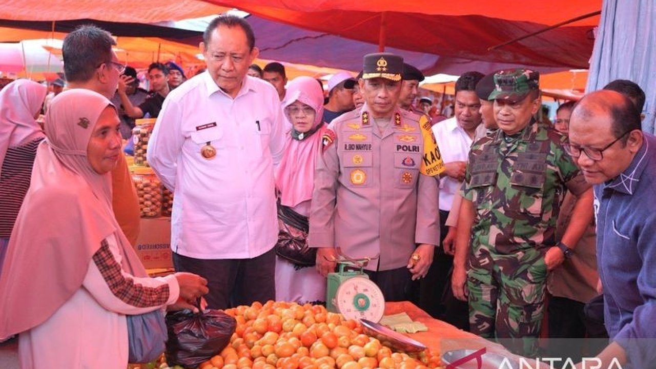 Gubernur Gorontalo, Gusnar Ismail, bersama Forkopimda memastikan ketersediaan bahan pokok, terutama elpiji dan BBM, jelang Lebaran Idul Fitri 2025 aman dan terkendali.