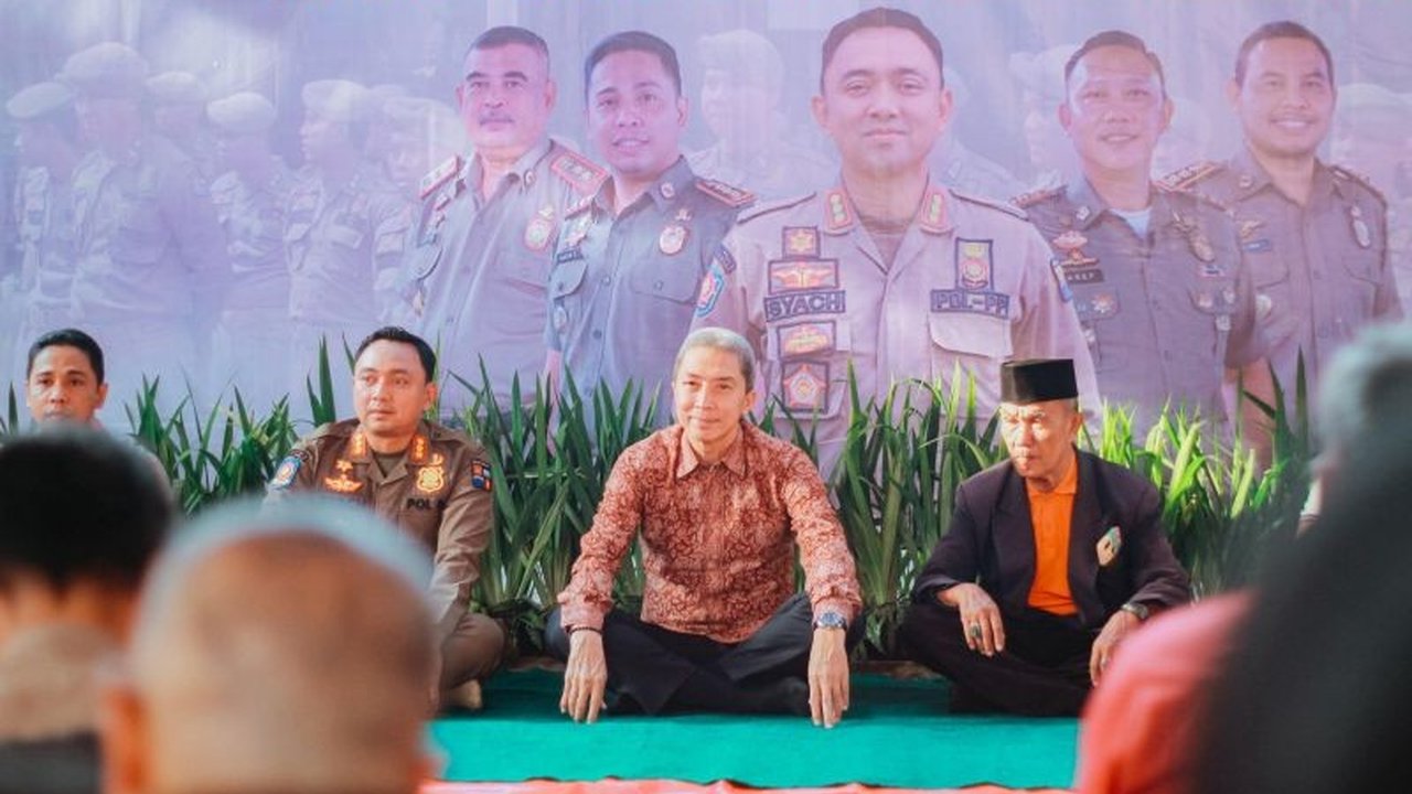 Wali Kota Bogor, Dedie A. Rachim, memberikan apresiasi tinggi pada kinerja Satpol PP dalam menjaga ketertiban dan mendorong sinergi positif dengan pelaku usaha di Kota Bogor, khususnya dalam rangka HUT ke-75 Satpol PP.