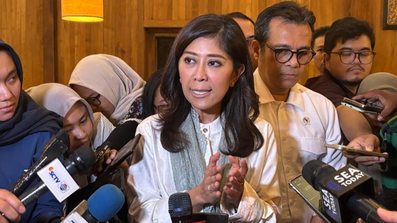 Kementerian Komunikasi dan Informatika (Kominfo) akan mengerahkan mobil pemantau frekuensi untuk menjaga stabilitas jaringan seluler selama periode mudik Lebaran 2025, guna mengantisipasi lonjakan trafik data hingga 20 persen.