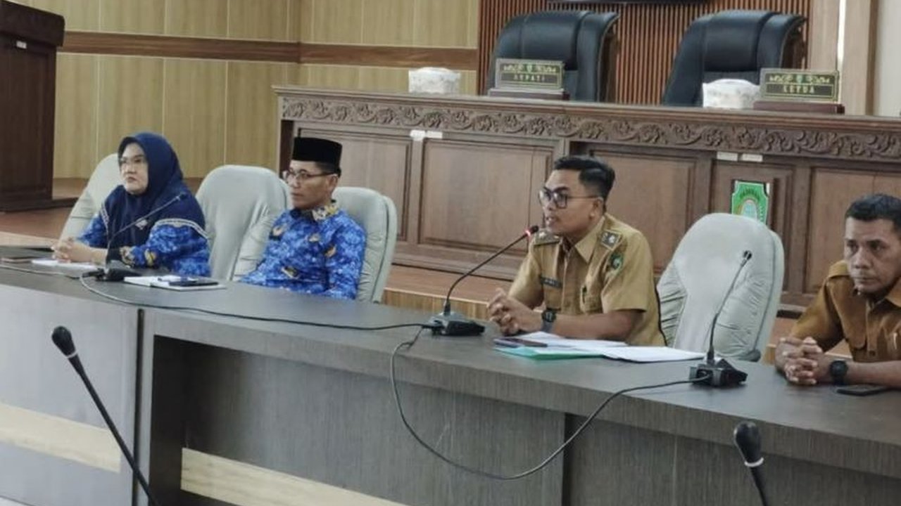 Dinas Kesehatan Kabupaten Pasaman melaporkan 213 kasus TBC pada Januari-Februari 2025, dengan Puskesmas Tapus mencatat angka tertinggi, memicu langkah penanganan intensif termasuk pembentukan Kampung P2P.