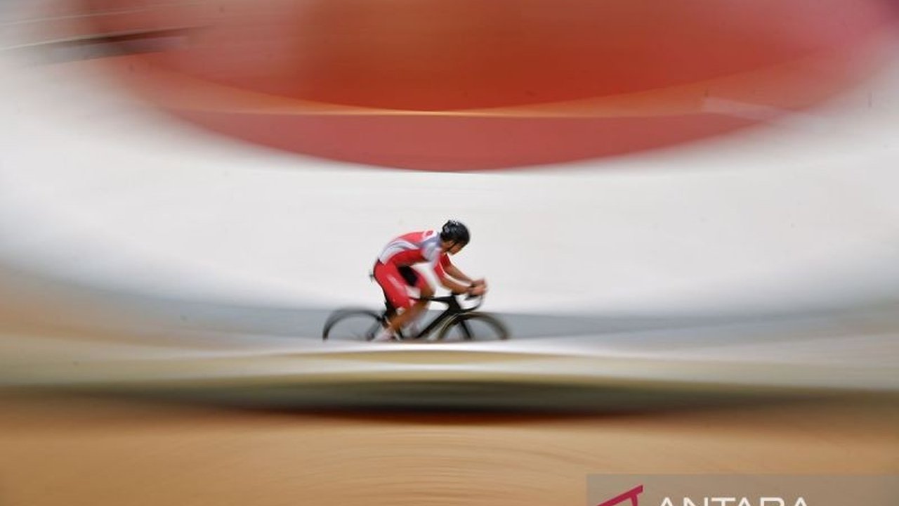 Kalimanto Tulus Widodo, legenda balap sepeda Indonesia peraih medali emas SEA Games dan peserta Olimpiade Barcelona 1992, meninggal dunia pada usia 59 tahun, meninggalkan duka mendalam bagi dunia olahraga Tanah Air.