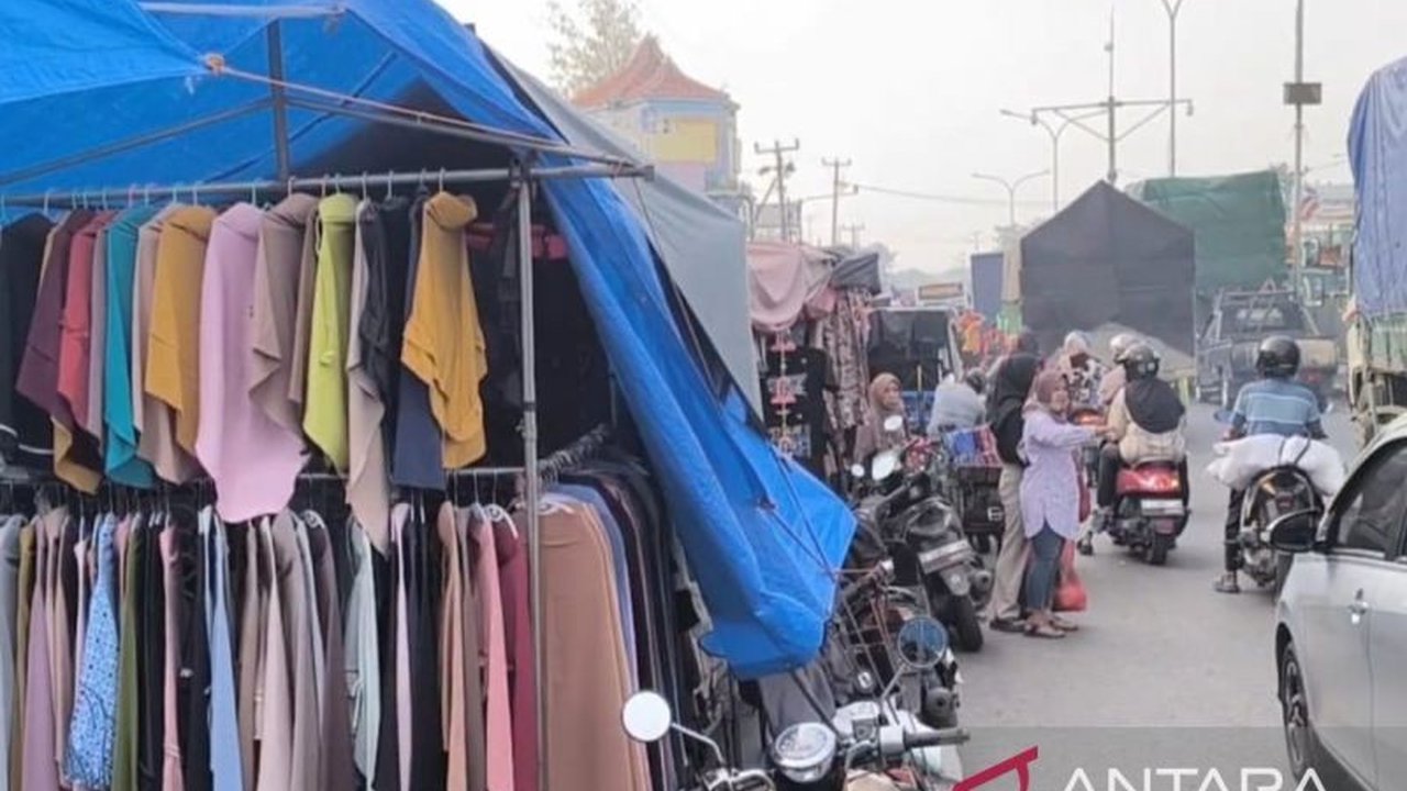 Polresta Cirebon Fokus Atur Lalu Lintas di Pasar Tumpah Antisipasi Kemacetan Mudik Lebaran 2025