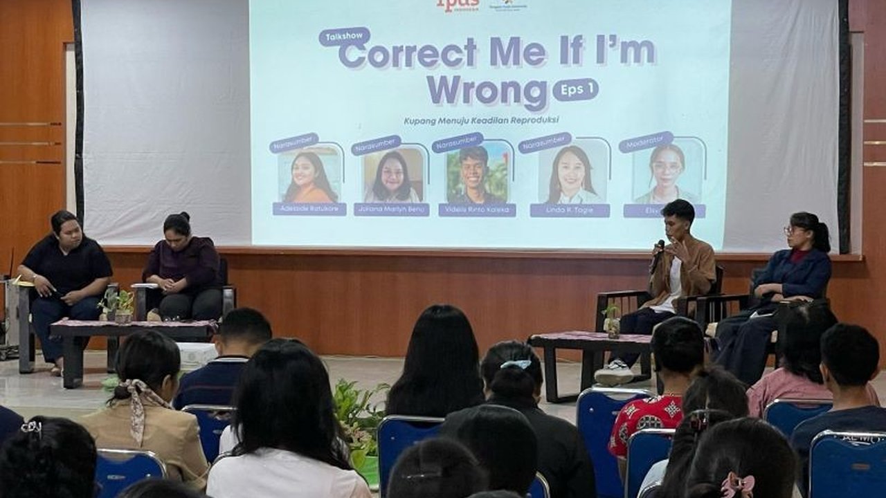 Dinas Kesehatan Kota Kupang, NTT, menekankan pentingnya kolaborasi dalam mewujudkan keadilan reproduksi, ditandai dengan talkshow yang membahas isu kesehatan reproduksi, kekerasan seksual, dan kesehatan mental.