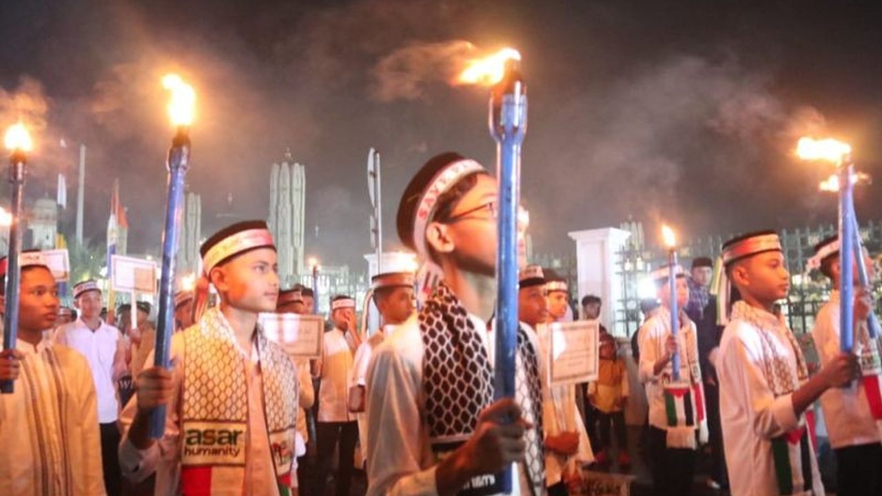 Taman Mini Indonesia Indah (TMII) akan merayakan malam takbiran dengan pawai obor dan memberikan tiket masuk gratis pada shalat Idul Fitri 1446 H.