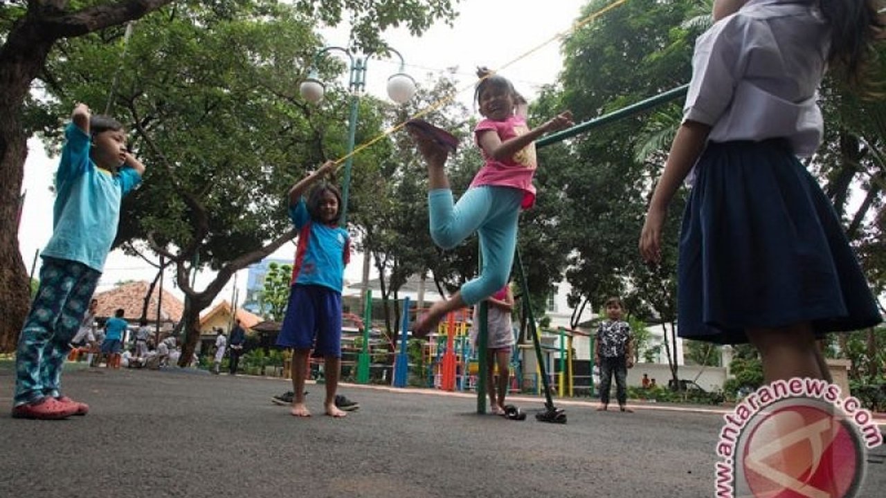 Gubernur DKI Jakarta, Pramono Anung, akan fokus pada pemasangan CCTV di setiap RT/RW dan membuka lima taman utama selama 24 jam setelah Lebaran 2025 untuk meningkatkan keamanan dan ruang publik.