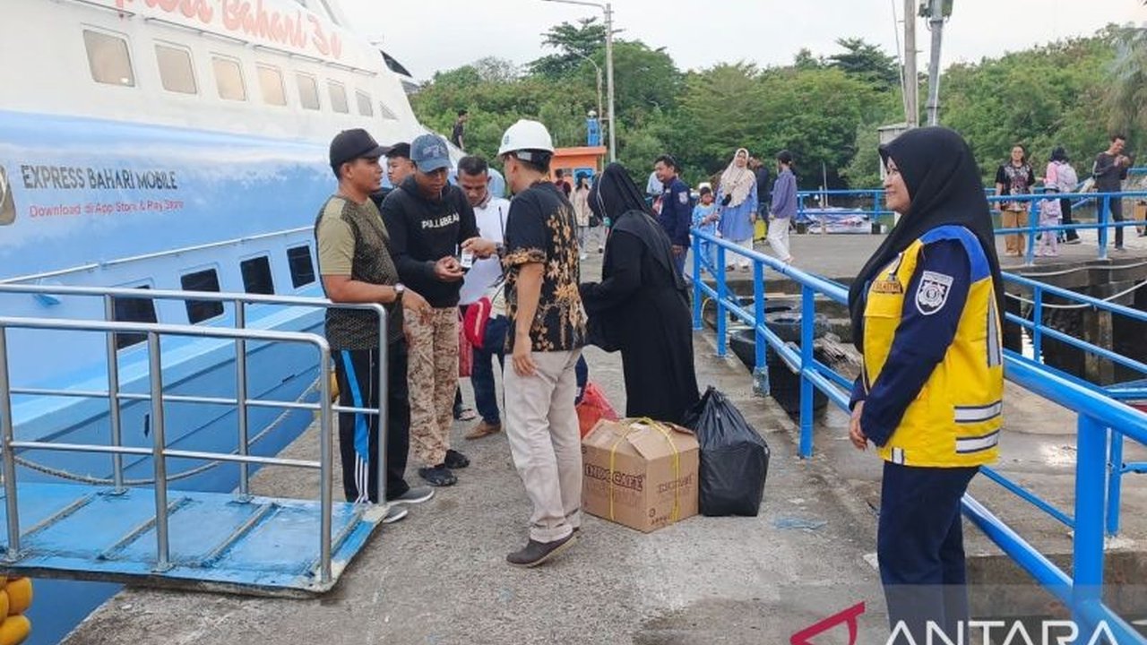 Kapal cepat Express Bahari 3E memberangkatkan 323 penumpang dari Tanjungpandan menuju Pangkalpinang, menandai dimulainya arus mudik Lebaran 1446 H.