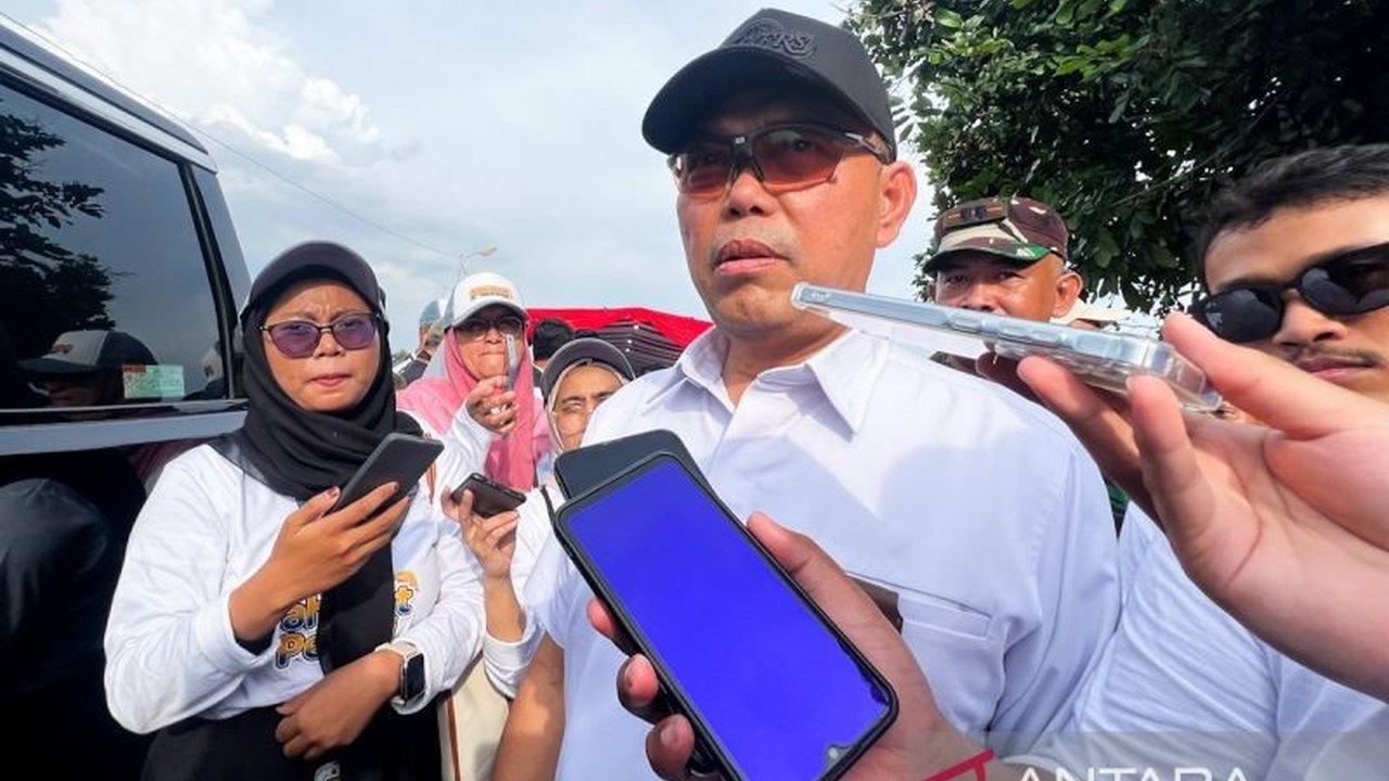 Bulog melakukan perawatan maksimal pada beras di gudangnya untuk mencegah kutu dan menjaga ketahanan pangan nasional, menanggapi temuan beras berkutu oleh Komisi IV DPR.