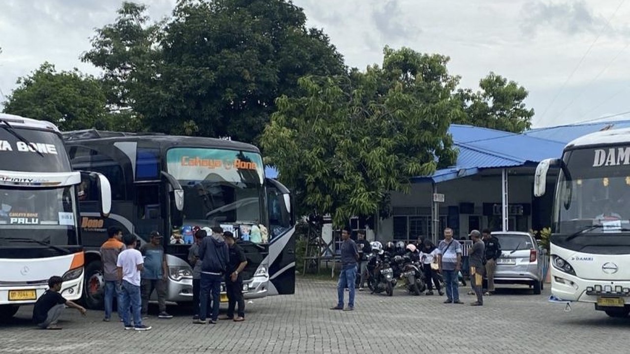 Pemerintah Kota Palu memberangkatkan 100 pemudik gratis dari Makassar ke Palu menggunakan tiga bus, sebagai bagian dari program mudik gratis Lebaran 1446 H yang menargetkan 3000 peserta.