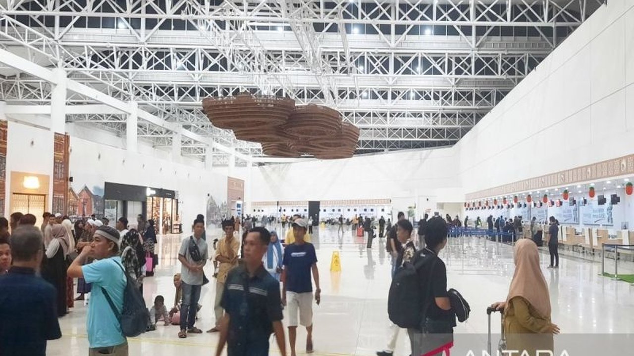 Bandara Syamsudin Noor Banjarmasin mencatat 9.130 pemudik di awal posko Lebaran, dengan puncak arus mudik diperkirakan mencapai 13.457 penumpang pada 28 Maret 2025.