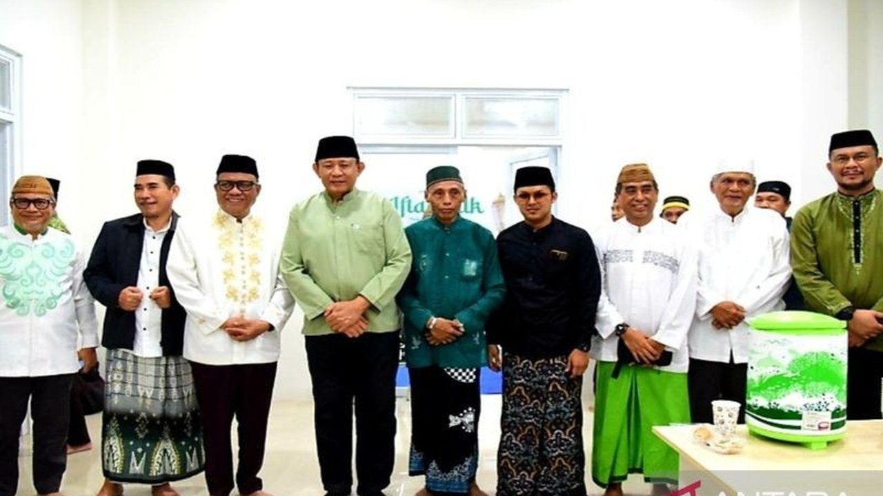 Gubernur Gorontalo meluncurkan gagasan 'taksi nelayan' untuk meningkatkan kesejahteraan nelayan dengan sistem pengelolaan kapal dan hasil tangkapan yang lebih adil dan merata.