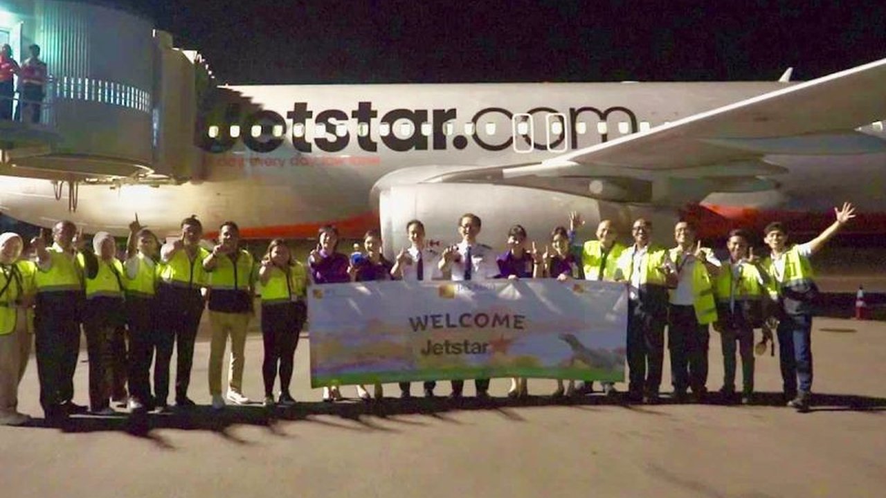 Kemenhub umumkan penerbangan langsung Singapura-Labuan Bajo mulai beroperasi, diharapkan tingkatkan kunjungan wisatawan mancanegara dan ekonomi lokal.