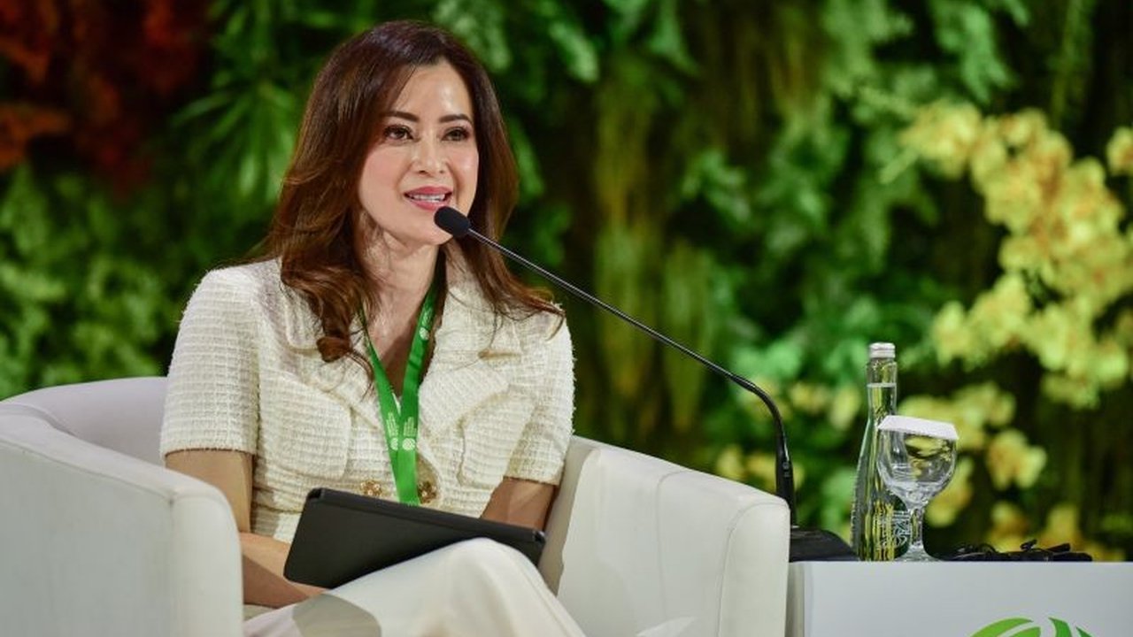 Wakil Direktur Utama Bank Mandiri ungkap strategi inklusi keuangan lewat aplikasi Livin' by Mandiri dan edukasi digital untuk membantu anak muda mengelola keuangan.